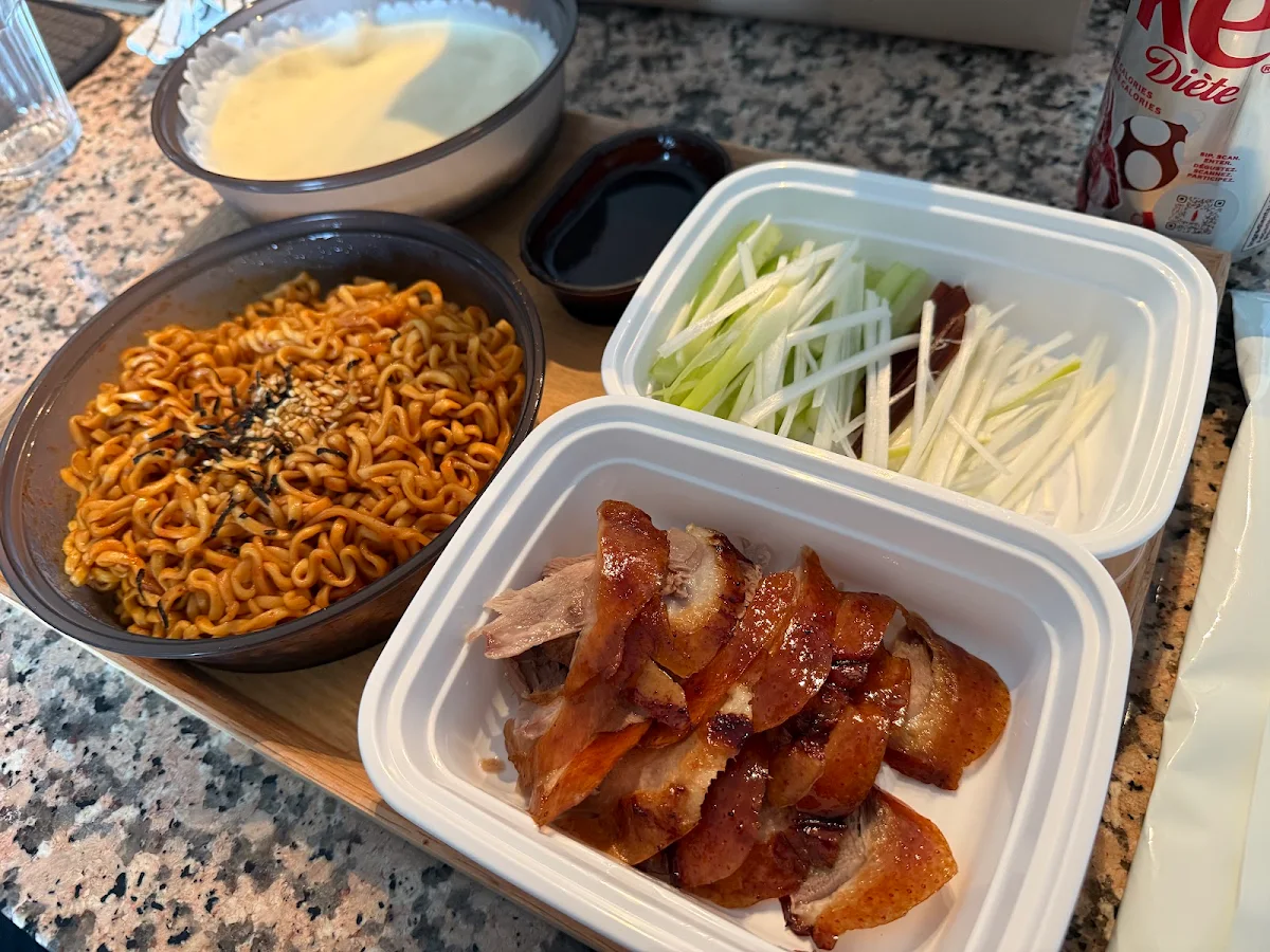 quarter roast duck & samyangspicy noodles combo 四分之一烤鸭火鸡面套餐